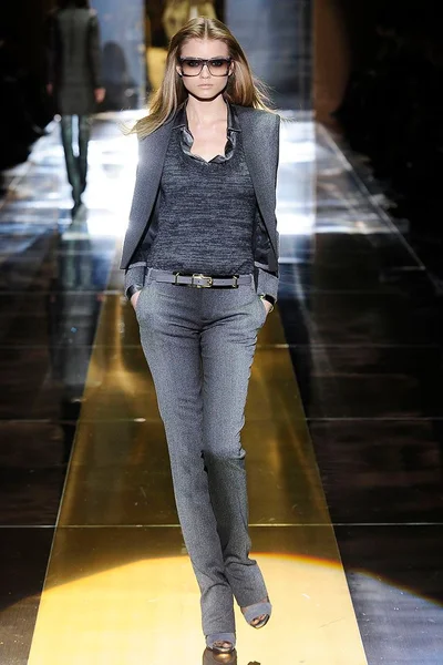 Look 13